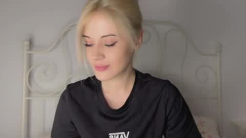 You can call me HH online show from 02-25-26, 06:50