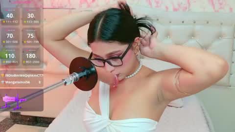 Snapshot of candykissx chatting on 06-05-26, 05:03 Scarlet online show from 06-05-26, 05:03
