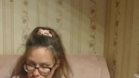 Snapshot of candylady136 chatting on 10-26-25, 06:36 say meow and send tip online show from 10-26-25, 06:36