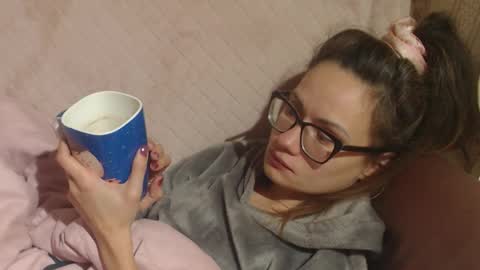 Snapshot of candylady136 chatting on 11-07-25, 09:48 say meow and send tip online show from 11-07-25, 09:48