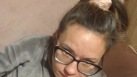 Snapshot of candylady136 chatting on 11-23-25, 09:25 say meow and send tip online show from 11-23-25, 09:25