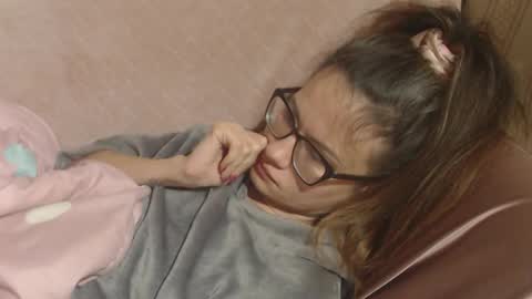 Snapshot of candylady136 chatting on 12-20-25, 01:29 say meow and send tip online show from 12-20-25, 01:29