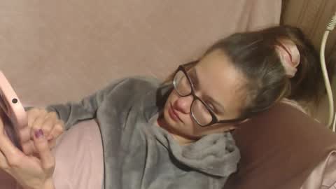 Snapshot of candylady136 chatting on 12-22-25, 08:06 say meow and send tip online show from 12-22-25, 08:06