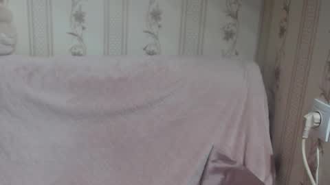 Snapshot of candylady136 chatting on 02-03-26, 05:05 say meow and send tip online show from 02-03-26, 05:05