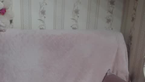 Snapshot of candylady136 chatting on 02-08-26, 09:18 say meow and send tip online show from 02-08-26, 09:18