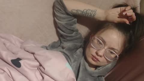 Snapshot of candylady136 chatting on 03-21-26, 12:48 say meow and send tip online show from 03-21-26, 12:48