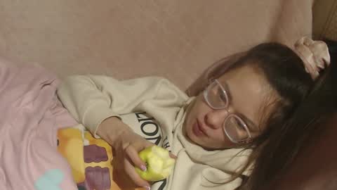 Snapshot of candylady136 chatting on 03-21-26, 08:01 say meow and send tip online show from 03-21-26, 08:01