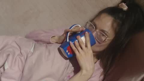 Snapshot of candylady136 chatting on 03-26-26, 06:02 say meow and send tip online show from 03-26-26, 06:02