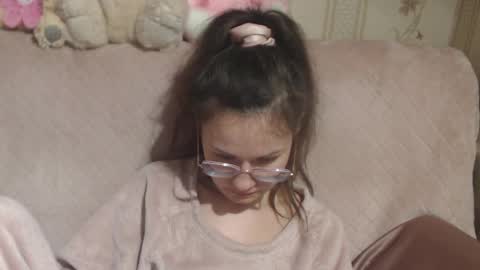 Snapshot of candylady136 chatting on 03-29-26, 03:34 say meow and send tip online show from 03-29-26, 03:34