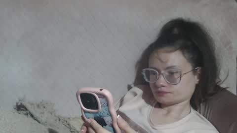 Snapshot of candylady136 chatting on 04-01-26, 04:26 say meow and send tip online show from 04-01-26, 04:26