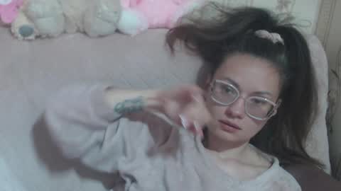 Snapshot of candylady136 chatting on 04-18-26, 09:02 say meow and send tip online show from 04-18-26, 09:02