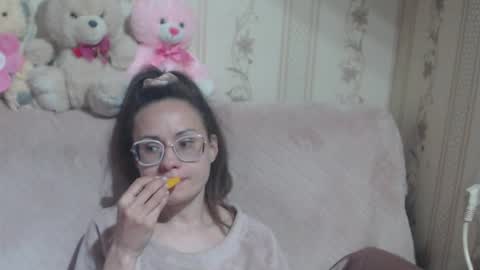 Snapshot of candylady136 chatting on 04-23-26, 10:47 say meow and send tip online show from 04-23-26, 10:47