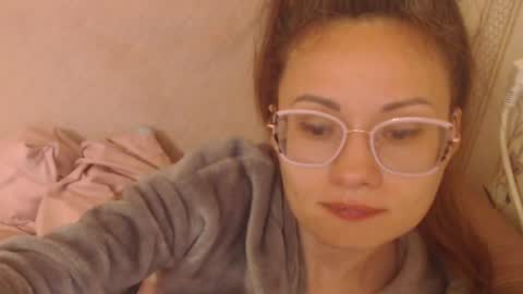 Snapshot of candylady136 chatting on 04-30-26, 01:39 say meow and send tip online show from 04-30-26, 01:39