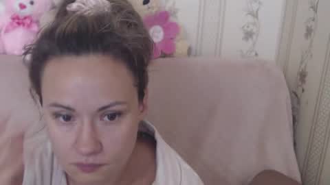 Snapshot of candylady136 chatting on 07-17-26, 07:04 say meow and send tip online show from 07-17-26, 07:04