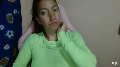 Snapshot of candymilfff chatting on 04-27-26, 09:24 candymilfff online show from 04-27-26, 09:24