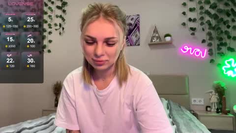 Snapshot of candyrass chatting on 05-20-26, 09:15 Candy online show from 05-20-26, 09:15