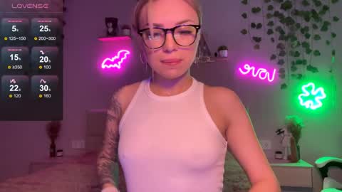 Snapshot of candyrass chatting on 05-26-26, 07:26 Candy online show from 05-26-26, 07:26