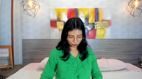 Snapshot of candys_victoria chatting on 01-28-25, 04:50 Candys Victoria online show from 01-28-25, 04:50