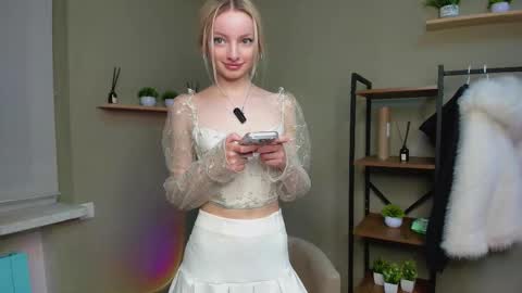 Snapshot of candyvice chatting on 02-05-26, 05:06 Kate online show from 02-05-26, 05:06