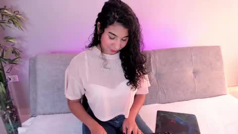 Isabella online show from 02-14-25, 07:12