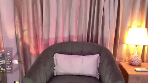 Snapshot of candyy_bella chatting on 03-12-26, 07:20 Isabella online show from 03-12-26, 07:20