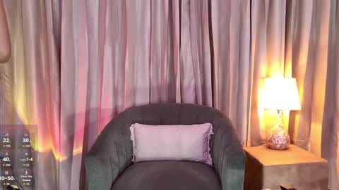 Snapshot of candyy_bella chatting on 03-22-26, 12:30 Isabella online show from 03-22-26, 12:30