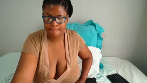 Snapshot of candyyumsaerolaxx chatting on 06-20-26, 07:44 candyyumsaerolaxx online show from 06-20-26, 07:44