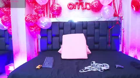 Aura  online show from 02-13-25, 12:00