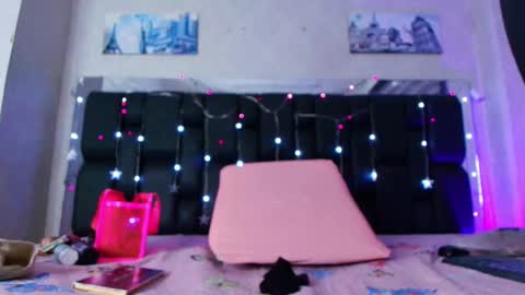 Aura  online show from 03-10-25, 11:53