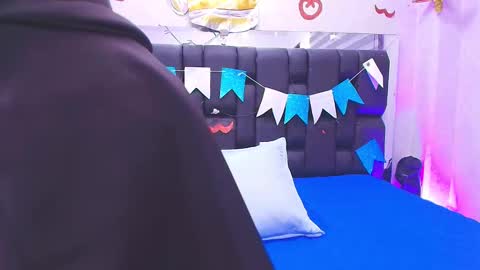 Aura  online show from 09-27-25, 11:59