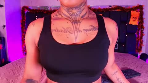 Aura  online show from 10-11-25, 12:04