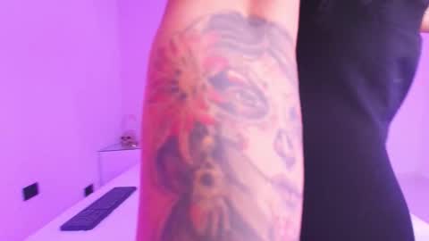 Aura  online show from 11-01-25, 12:07