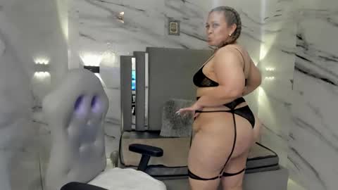 Canndy Evanns online show from 12-24-24, 04:22