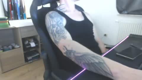 Snapshot of capoo89 chatting on 12-02-24, 05:37 Chriz online show from 12-02-24, 05:37