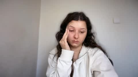 Emma online show from 04-14-26, 07:14