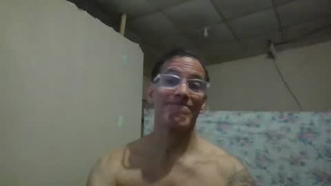 Snapshot of captainfox_ chatting on 06-09-26, 12:44 captainfox_ online show from 06-09-26, 12:44