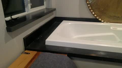 Snapshot of captiandrain chatting on 12-13-24, 03:00 Jay online show from 12-13-24, 03:00