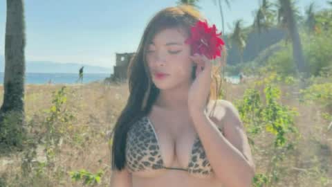 Yumi Aera online show from 04-22-26, 05:47