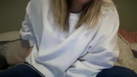 Cara Bou online show from 12-16-25, 10:37