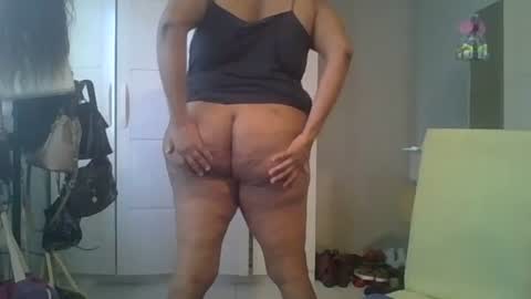 Snapshot of caramelchoc81 chatting on 01-13-25, 03:36 candylious81 online show from 01-13-25, 03:36