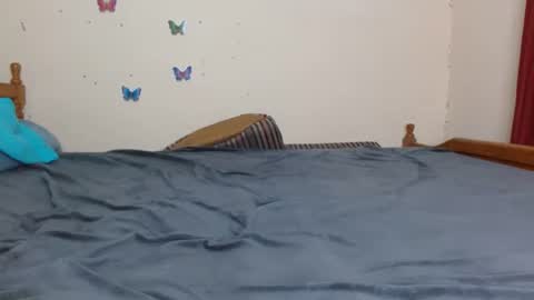 Snapshot of caramelebony_ chatting on 05-02-26, 12:43 caramelebony_ online show from 05-02-26, 12:43