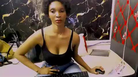 Snapshot of caramelminxx_ chatting on 06-22-26, 06:43 caramelminxx_ online show from 06-22-26, 06:43