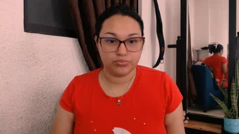 Snapshot of caramelo945256 chatting on 06-15-26, 06:54 LILI online show from 06-15-26, 06:54
