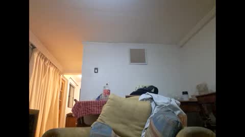 Snapshot of caravibugue chatting on 06-01-26, 10:11 caravibugue online show from 06-01-26, 10:11