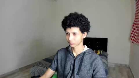 Snapshot of cardrey05 chatting on 12-03-24, 04:14 Carlos and Cristian online show from 12-03-24, 04:14