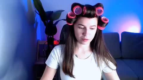 Snapshot of care_sensual chatting on 11-30-25, 10:14 Mary online show from 11-30-25, 10:14