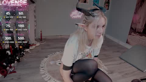 NONA    follow online show from 10-27-25, 05:55