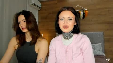 caressyourself online show from 02-06-25, 08:18