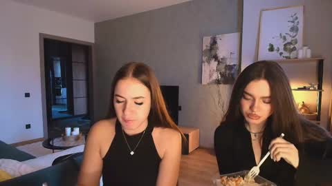 caressyourself online show from 11-29-25, 05:43