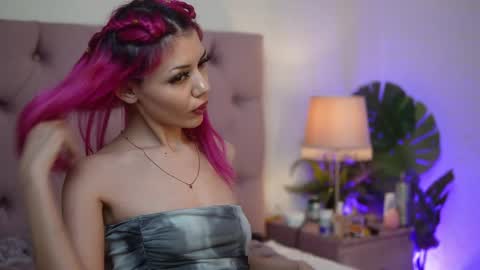  Carina  online show from 04-05-26, 08:50